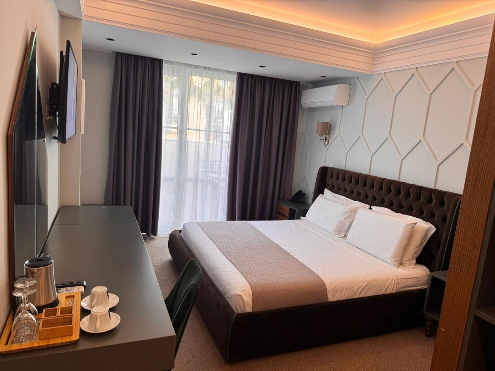 Porta Kavalja Hotel Golem (Tirana)